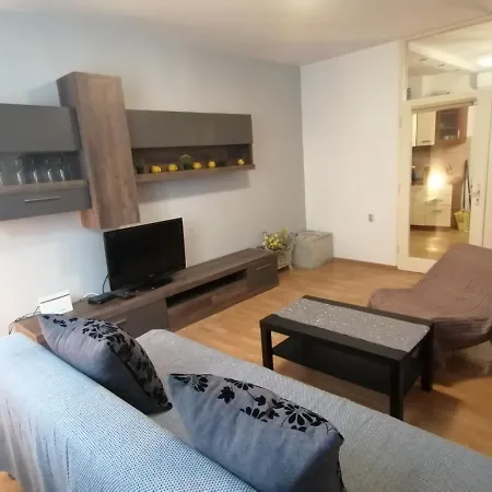 Plankit Family - Old Town Apartment *